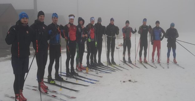 Reprezentacja Polski kajakarzy, prowadzona przez trenera Ryszarda Hoppego, trenuje w Szczyrku na kolejnym obozie przygotowawczym przed nowym sezonem. A już na początku stycznia Biało-Czerwoni wyruszą na treningi do Republiki Południowej Afryki. – Bardzo liczę na to zgrupowanie. Dochodzą do nas pozytywne głosy z reprezentacji Niemiec czy Czech, że warto wybrać się do RPA i tam trenować – mówi Ryszard Hoppe, trener polskiej reprezentacji.